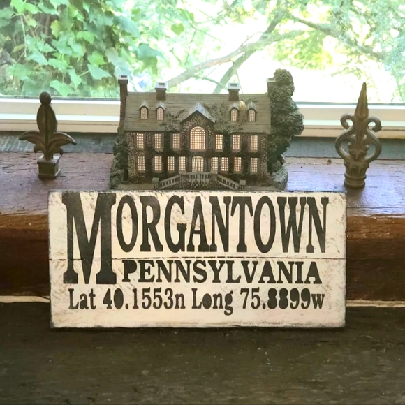 MORGANTOWN, PA RUSTIC WOOD TOWN SIGN - Picture 1 of 4